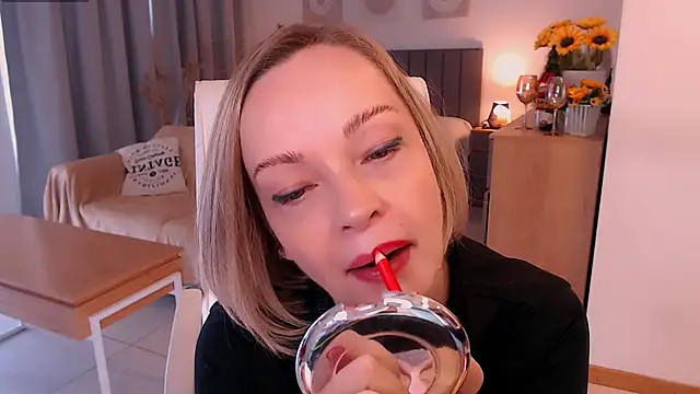 Snapshot of Tilly_Eliot chatting on January 14, 8:23 pm Tilly Eliot online show from January 14, 8:23 pm