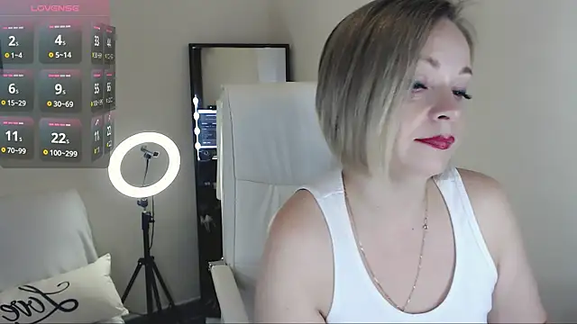 Tilly Eliot online show from February 18, 4:14 pm