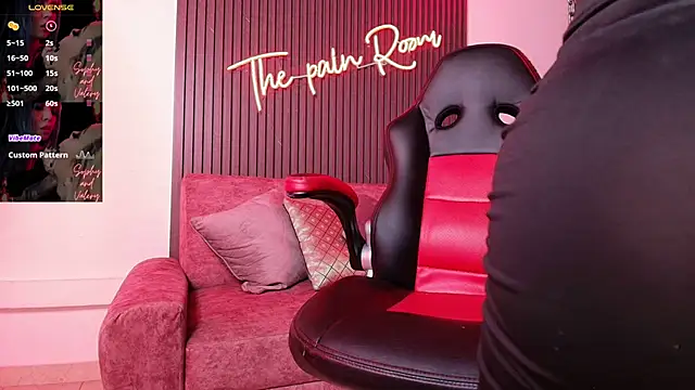 arianna smith  online show from October 28, 7:46 pm