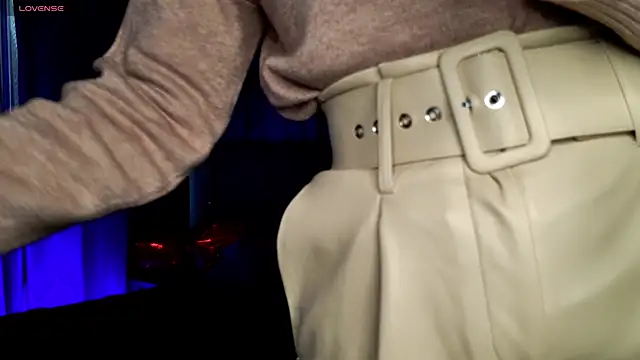 Snapshot of SofiaFoster_ chatting on February 19, 1:50 pm SofiaFoster online show from February 19, 1:50 pm