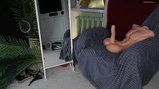 Snapshot of SofiaFoster_ chatting on November 14, 5:55 am SofiaFoster online show from November 14, 5:55 am