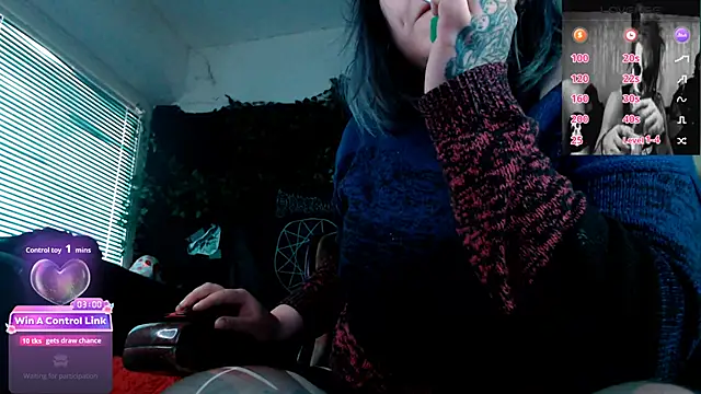Psychobitch7 online show from May 1, 9:25 am