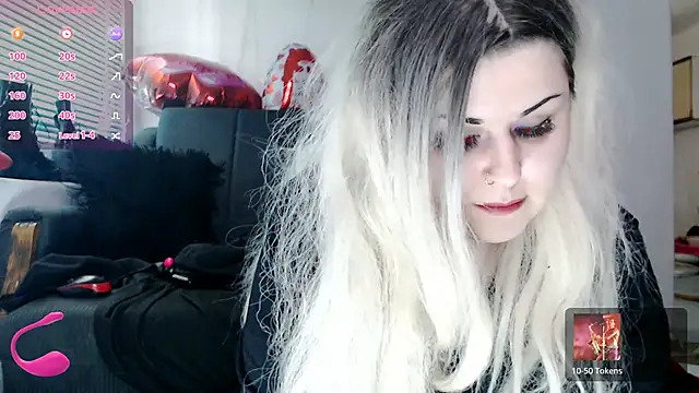Snapshot of Psychobitch7 chatting on March 4, 10:46 am Psychobitch7 online show from March 4, 10:46 am