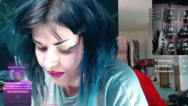 Snapshot of Psychobitch7 chatting on June 8, 10:38 am Psychobitch7 online show from June 8, 10:38 am