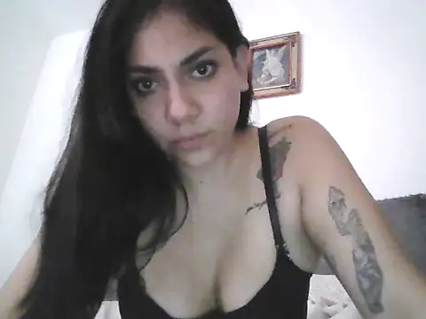 Snapshot of ReinaAmapola22 chatting on May 9, 10:02 pm ReinaAmapola22 online show from May 9, 10:02 pm