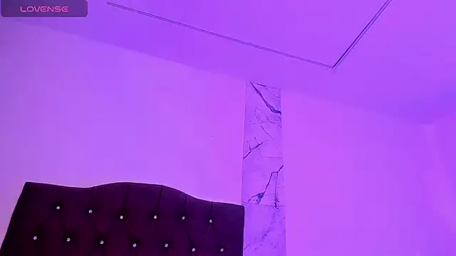 alysson 18 online show from November 28, 1:33 pm