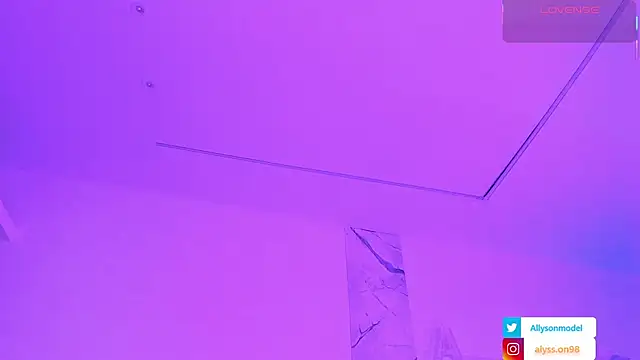 alysson 18 online show from May 30, 2:12 pm