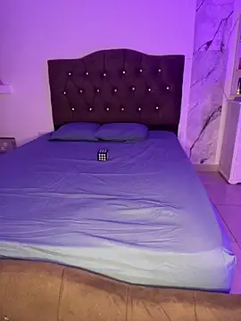 alysson 18 online show from April 14, 2:16 am