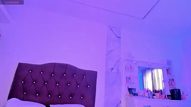 alysson 18 online show from March 14, 1:28 pm