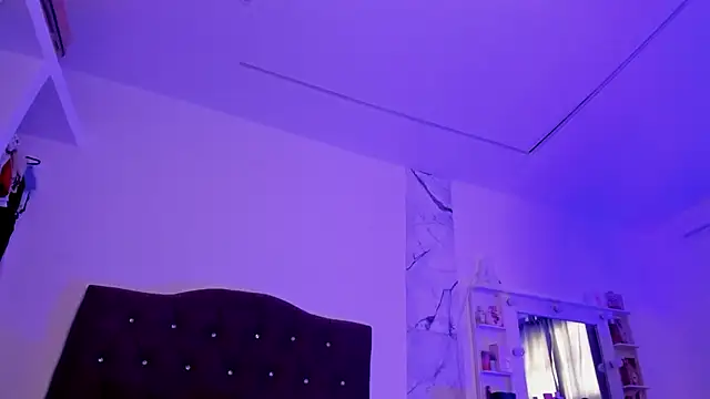 alysson 18 online show from March 19, 1:55 pm