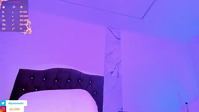 alysson 18 online show from December 17, 2:22 pm