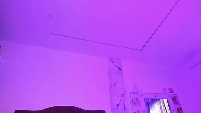 alysson 18 online show from April 20, 1:13 pm