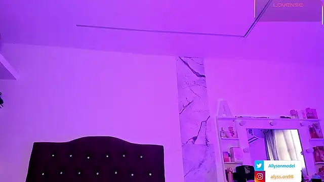 alysson 18 online show from June 2, 2:28 pm