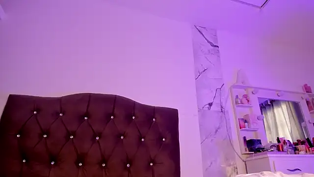 alysson 18 online show from March 27, 2:18 pm