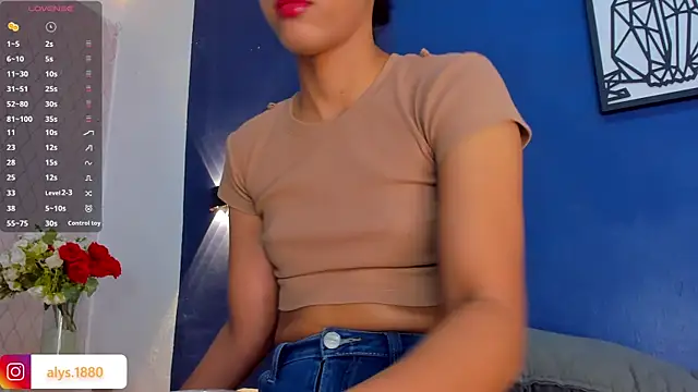 Snapshot of alysson_18 chatting on February 26, 1:11 pm alysson 18 online show from February 26, 1:11 pm