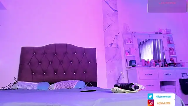 alysson 18 online show from May 20, 1:08 pm