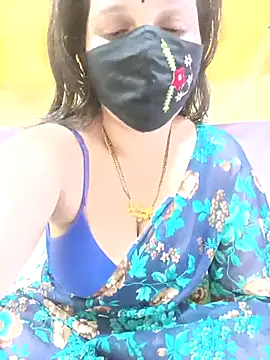 Snapshot of Rising_Smiler chatting on November 30, 8:15 am Rising Smiler online show from November 30, 8:15 am