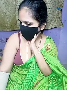 Snapshot of Rising_Smiler chatting on February 10, 6:35 pm Rising Smiler online show from February 10, 6:35 pm