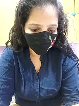 Snapshot of Rising_Smiler chatting on November 25, 6:08 pm Rising Smiler online show from November 25, 6:08 pm