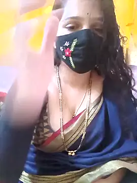 Snapshot of Rising_Smiler chatting on October 28, 5:08 am Rising Smiler online show from October 28, 5:08 am