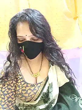 Snapshot of Rising_Smiler chatting on October 22, 8:58 am Rising Smiler online show from October 22, 8:58 am