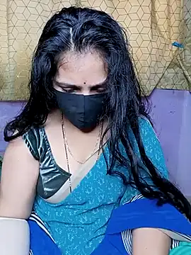 Snapshot of Rising_Smiler chatting on February 19, 7:39 am Rising Smiler online show from February 19, 7:39 am