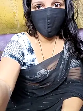 Snapshot of Rising_Smiler chatting on February 9, 9:47 am Rising Smiler online show from February 9, 9:47 am