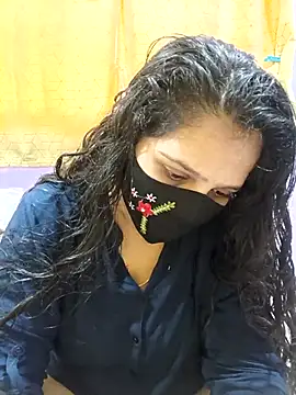 Snapshot of Rising_Smiler chatting on October 10, 8:26 am Rising Smiler online show from October 10, 8:26 am