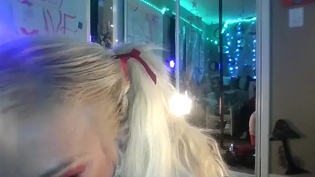 Snapshot of marilyn420 chatting on June 7, 7:24 am marilyn420 online show from June 7, 7:24 am
