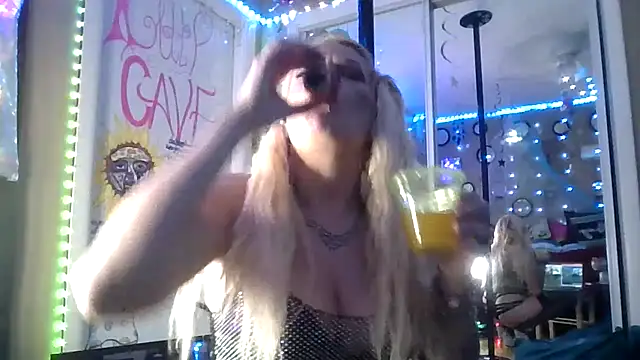 marilyn420 online show from May 3, 4:50 am