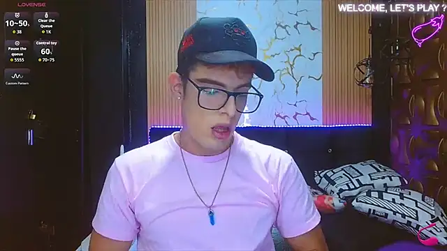 Snapshot of angel_sexyevil chatting on October 22, 12:26 pm angel sexyevil online show from October 22, 12:26 pm