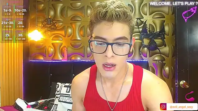 Snapshot of angel_sexyevil chatting on November 20, 12:28 pm angel sexyevil online show from November 20, 12:28 pm