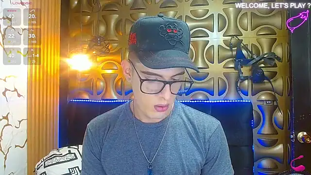 Snapshot of angel_sexyevil chatting on November 6, 12:20 pm angel sexyevil online show from November 6, 12:20 pm