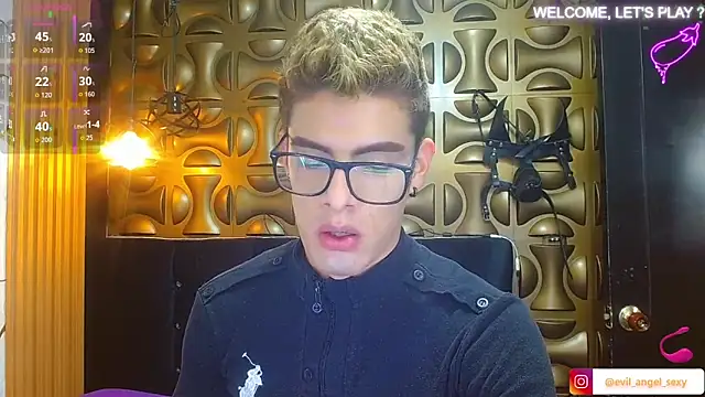 Snapshot of angel_sexyevil chatting on November 21, 12:26 pm angel sexyevil online show from November 21, 12:26 pm