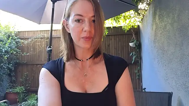 TopsyWilde online show from March 9, 9:35 am