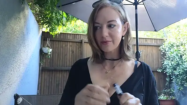 TopsyWilde online show from October 28, 6:45 am