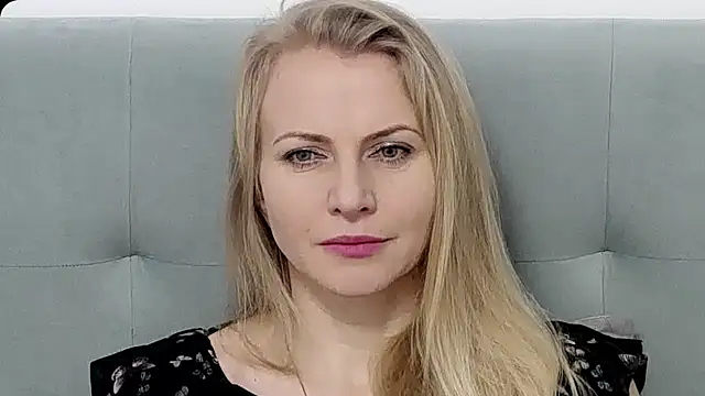 K  Adrienne online show from February 9, 6:44 am