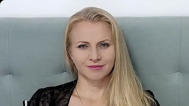 Snapshot of K__Adrienne chatting on October 3, 5:09 am K  Adrienne online show from October 3, 5:09 am