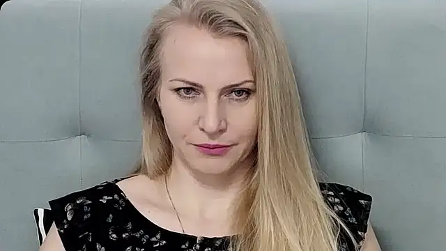 K  Adrienne online show from February 13, 6:46 am