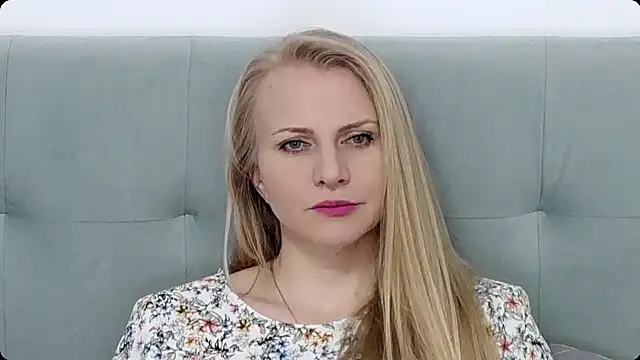 Snapshot of K__Adrienne chatting on February 13, 10:23 am K  Adrienne online show from February 13, 10:23 am