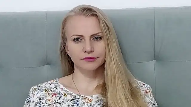 Snapshot of K__Adrienne chatting on March 23, 6:37 am K  Adrienne online show from March 23, 6:37 am