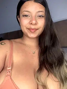 Snapshot of RsellAmb chatting on October 25, 3:28 am RsellAmb online show from October 25, 3:28 am