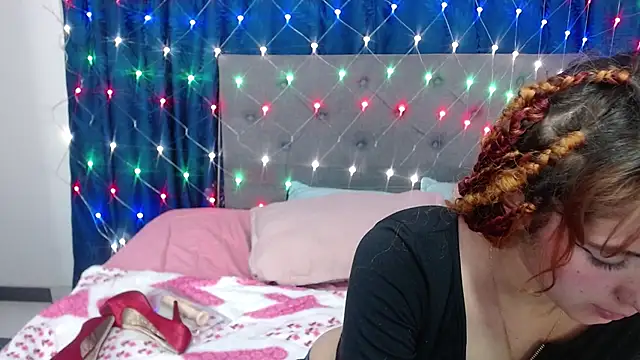 Snapshot of sarah_lovesu chatting on February 8, 9:04 pm sarah lovesu online show from February 8, 9:04 pm