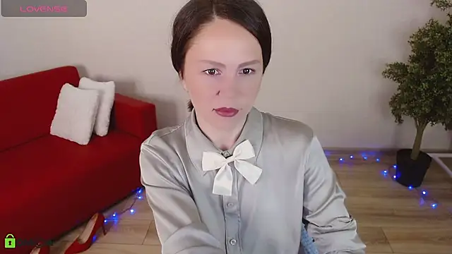 VickyGolden online show from April 19, 5:08 am