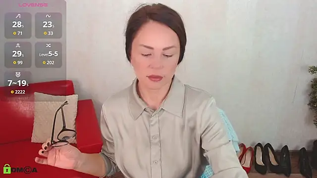 Snapshot of VickyGolden chatting on September 18, 5:21 am VickyGolden online show from September 18, 5:21 am