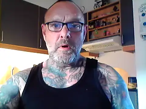 Snapshot of motormund chatting on October 2, 6:39 am motormund online show from October 2, 6:39 am