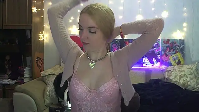 Snapshot of SecretSophia chatting on March 7, 8:00 pm SecretSophia online show from March 7, 8:00 pm