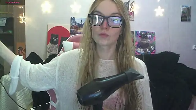 Snapshot of SecretSophia chatting on January 15, 4:21 pm SecretSophia online show from January 15, 4:21 pm