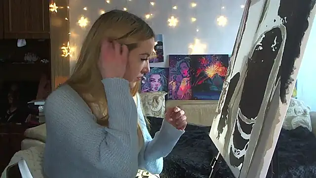 SecretSophia online show from February 10, 11:36 am