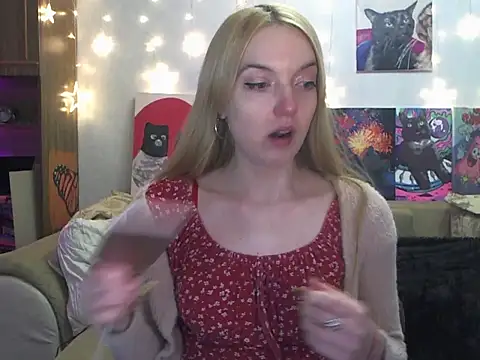 Snapshot of SecretSophia chatting on March 21, 11:01 pm SecretSophia online show from March 21, 11:01 pm